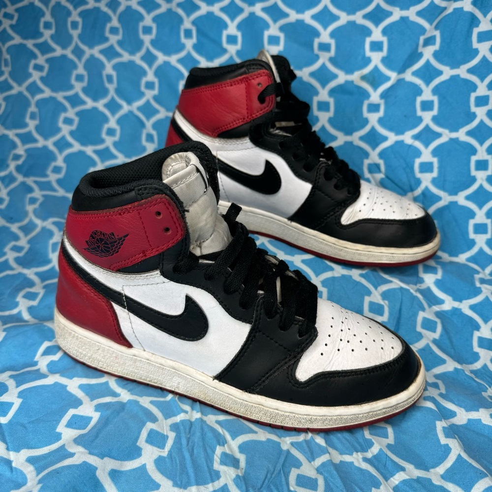 Nike Women’s size 7 Air Jordan 1 High Retro BG black toe 2016 wmns sneakers rare